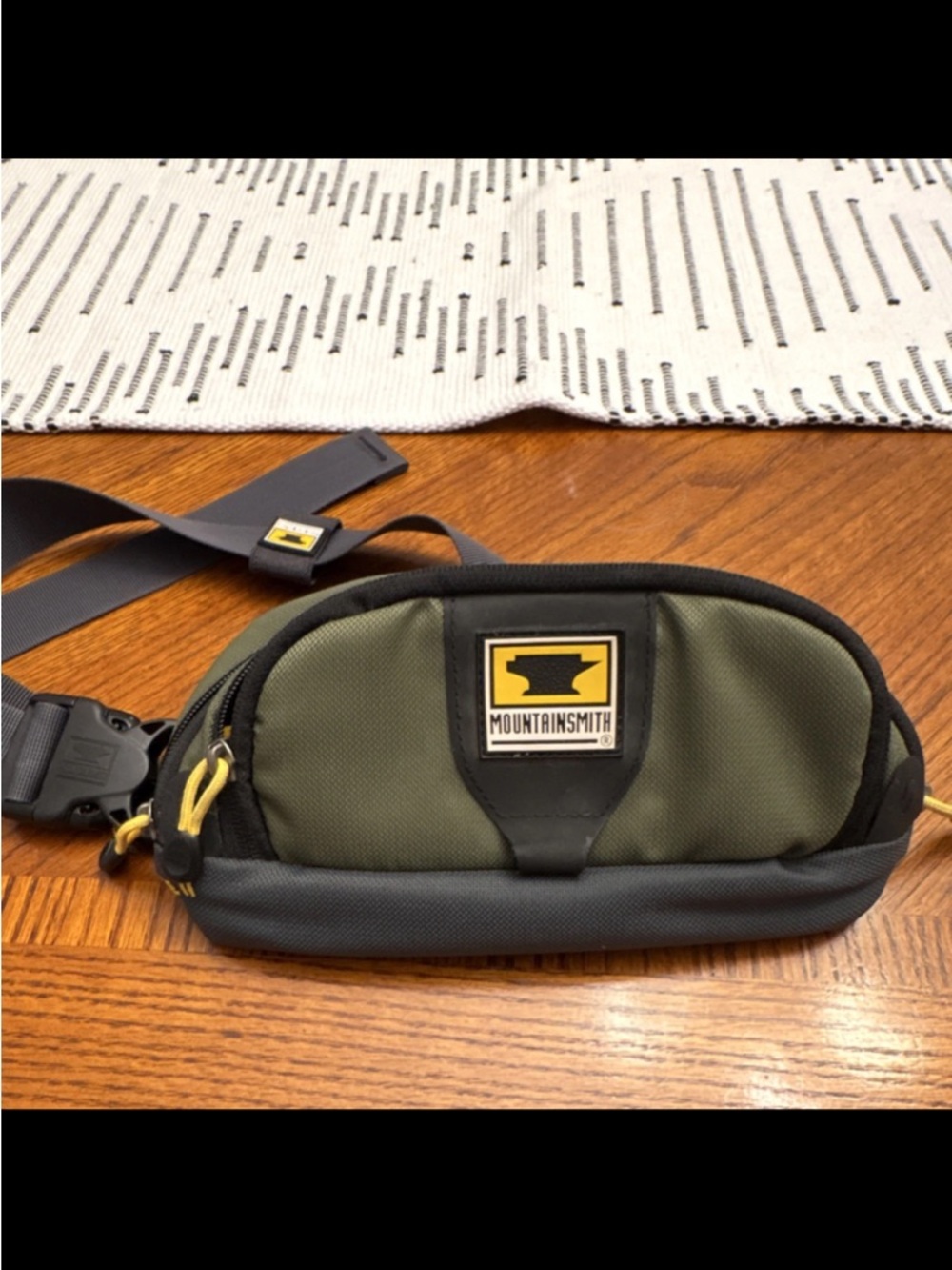 Mountainsmith Olive Green Waist Pack with Black Trim